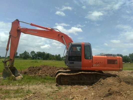 ขายรถแบคโฮ HITACHI ZX200-1 เอกสารเล่มทะเบียน ไมล์ 12053 ชม.ราคา 1250000