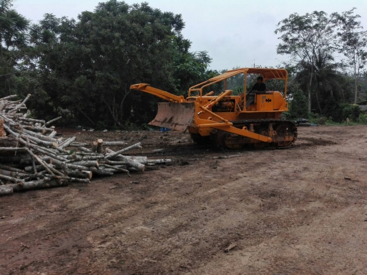 ขายรถแทรคเตอร์ KOMATSU D50A-15 ห้องเลี้ยวน้ำมัน ราคา 300000