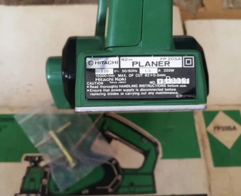 สินค้าใหม่เก่าเก็บ กบไฟฟ้า HITACHI FP20SA ขนาด3นิ้ว 220V 320W Made in Japan อุปกรณ์ตามรูป ราคา 2,100 บาท(รวมส่งเก็บเงินก่อนส่ง)