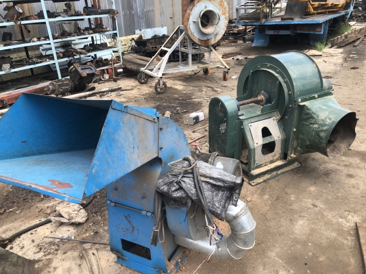 ขาย เครื่องเป่าขี้เรือย พร้อมมอเตอร์ ไฟ3สาย มี2ตัวๆละ8000