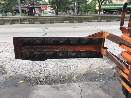 ขายรถหนีบก้อนแบนสำหรับงานร้านขายของเก่าร้านรีไซเคิ้ล