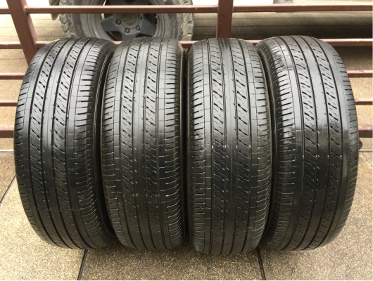 ยาง Dunlop 205 70 15 ปี17 ดอกเต็ม ไม่มีปะ ใช้ยาว ราคาไม่แพง