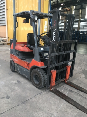 ฟอร์คลิฟท์ โฟร์คลิฟท์ FORKLIFT TOYOTA