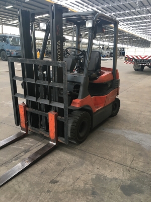 ฟอร์คลิฟท์ โฟร์คลิฟท์ FORKLIFT TOYOTA