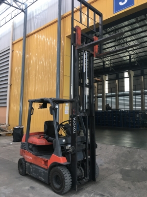 ฟอร์คลิฟท์ โฟร์คลิฟท์ FORKLIFT TOYOTA