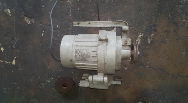 ชุดประกอบเครื่องกลึง มือโยก ขนาด 2 ฟุต 15000 บาท 0814583376 เอก