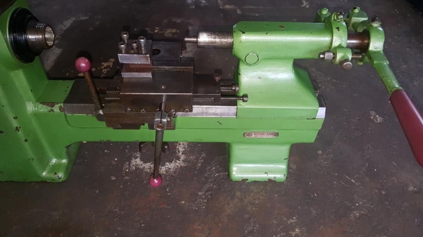 ชุดประกอบเครื่องกลึง มือโยก ขนาด 2 ฟุต 15000 บาท 0814583376 เอก