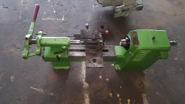 ชุดประกอบเครื่องกลึง มือโยก ขนาด 2 ฟุต 15000 บาท 0814583376 เอก