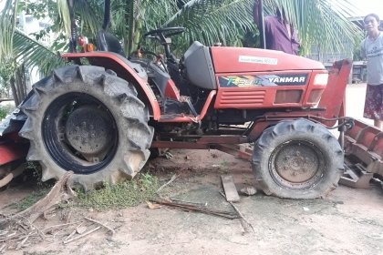 ขายรถไถยันม่ารุ่น F28 EX  ไมค์ 710 ชม. มีเอกสารการซื้อขายจากบริษัทให้ ไ 0857389138