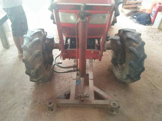 ขายรถไถยันม่ารุ่น F28 EX  ไมค์ 710 ชม. มีเอกสารการซื้อขายจากบริษัทให้ ไ 0857389138