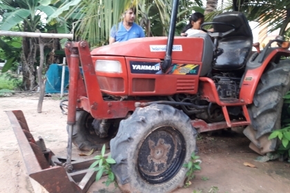 ขายรถไถยันม่ารุ่น F28 EX  ไมค์ 710 ชม. มีเอกสารการซื้อขายจากบริษัทให้ ไ 0857389138