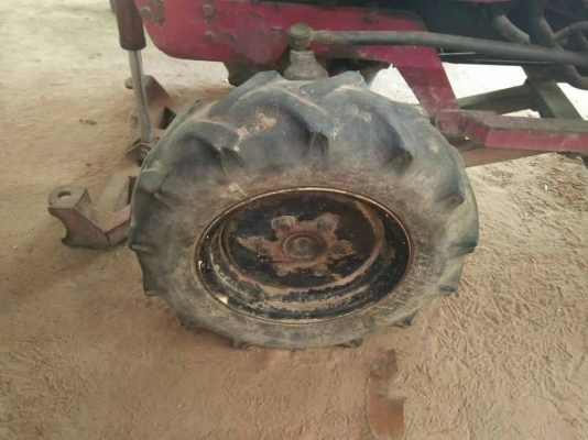 ขายรถไถยันม่ารุ่น F28 EX  ไมค์ 710 ชม. มีเอกสารการซื้อขายจากบริษัทให้ ไ 0857389138