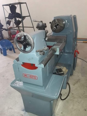 ขายเครื่องกลึงญี่ปุ่นMoriseiki 4.5 f  มีมี่จับ สามขา พร้อมใช้ครับ