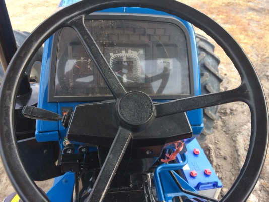 ขายรถไถ Ford 7840 6สูบ เกียร์กลาง ใบมีด 8 ฟุต