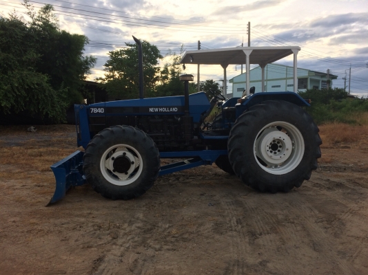 ขายรถไถ Ford 7840 6สูบ เกียร์กลาง ใบมีด 8 ฟุต