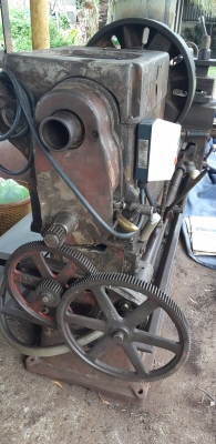 ขายเครื่องกลึงเซ็กกี่สวิง1000ระยะทำงานยาว1800เมตรรู3นิ้วราคาภูธรเลยครับผม