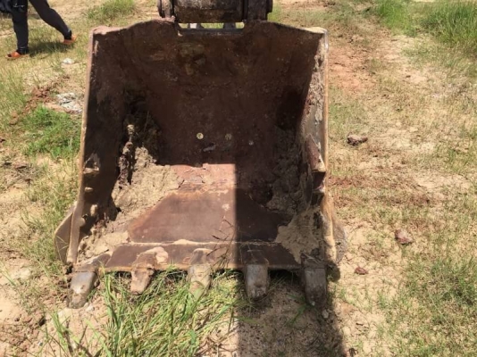 ขาย 1,250,000 บาท KOMATSU PC160-8 ทำงาน 13,XXX ชม เครื่องดี ปั้มแรง โช่หนา เอวแน่น เอกสารเล่มทะเบียน  รถอยู่ โคราช โทร 0610710295