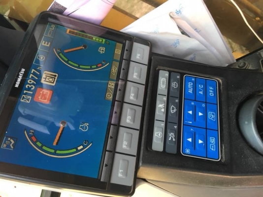 ขาย 1,250,000 บาท KOMATSU PC160-8 ทำงาน 13,XXX ชม เครื่องดี ปั้มแรง โช่หนา เอวแน่น เอกสารเล่มทะเบียน  รถอยู่ โคราช โทร 0610710295