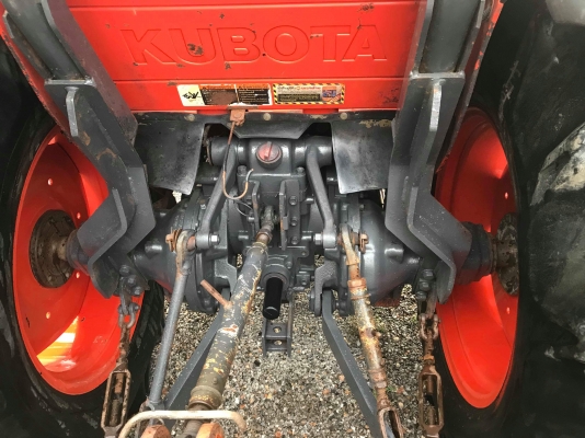 รถไถl4708dt ใบมีดหน้า เล่มพร้อม รถพร้อมใช้งาน