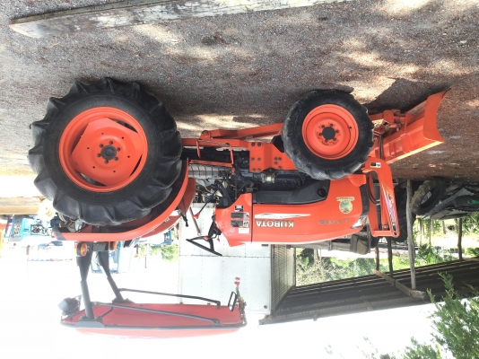 รถไถl4708dt ใบมีดหน้า เล่มพร้อม รถพร้อมใช้งาน