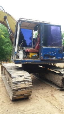 ขายรถแบคโฮ KOMATSU PC100L-3 มีฝาครอบเครื่อง ราคา 230000