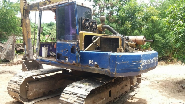 ขายรถแบคโฮ KOMATSU PC100L-3 มีฝาครอบเครื่อง ราคา 230000