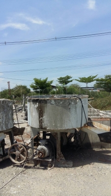 ขายด่วน เครื่องทำอิฐบล๊อค  ทำได้ครั้งละ4ก้อน ระบบไฮโดลิค ใช้ได 3เฟส มีโม่ไซโลสายพานลำเลียง อุปกรณ์ครบทุกชิ้นมาตราฐาน ซื้อมามือ1 ขาย 250000 บาท