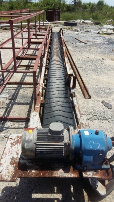 ขายด่วน เครื่องทำอิฐบล๊อค  ทำได้ครั้งละ4ก้อน ระบบไฮโดลิค ใช้ได 3เฟส มีโม่ไซโลสายพานลำเลียง อุปกรณ์ครบทุกชิ้นมาตราฐาน ซื้อมามือ1 ขาย 250000 บาท