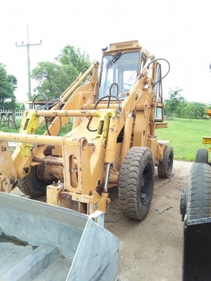 ขายรถตักล้อยาง ยี่ห้อ KOMATSU รุ่น SD25-3เครื่องยนต์ komatsu 6d95 สินค้าเก่าจากJAPAN มีเอกสารอินวอย 
