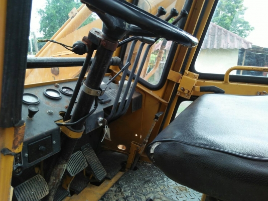 ขายรถตักล้อยาง ยี่ห้อ KOMATSU รุ่น SD25-3เครื่องยนต์ komatsu 6d95 สินค้าเก่าจากJAPAN มีเอกสารอินวอย 