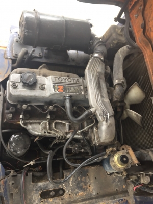 รถฟอร์คลิฟต์ TOYOTAรุ้น5 2ตัน เครื่องดีเซล1J เสาสูง3เมตร ยางตัน เกียร์ธรรมดา พร้อมใช้