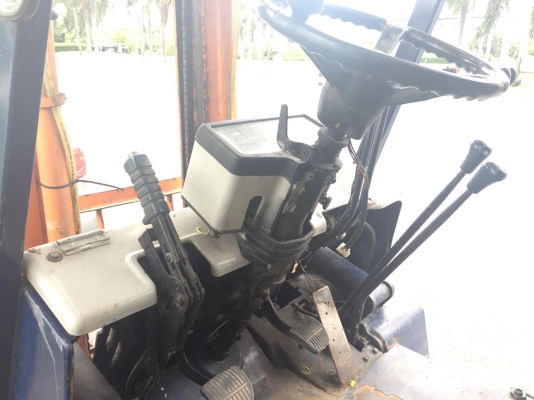 รถฟอร์คลิฟต์ TOYOTAรุ้น5 2ตัน เครื่องดีเซล1J เสาสูง3เมตร ยางตัน เกียร์ธรรมดา พร้อมใช้