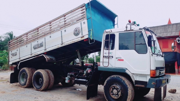 ขายรถสิบล้อ 2 เพลา Mitsubishi 527 TD