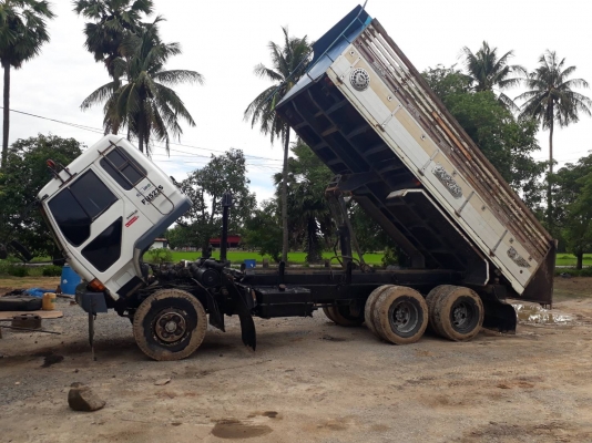 ขายรถสิบล้อ 2 เพลา Mitsubishi 527 TD