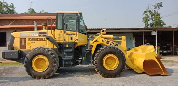 รถญี่ปุ่นเกรดA ขายถูก มาใหม่ KOMATSU WA380-5 สภาพสวย นำเข้าจากญี่ปุ่น โทร.090-986-2521 อ๊อบ
