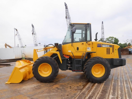 มาใหม่ครับ KOMATSU WA100-5 นำเข้าจากญี่ปุ่น โทร.090-986-2521 อ๊อบ