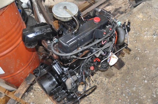 ขาย เครื่องเรือ volvo penta 3.0 ลิตร ขาย เครื่องเรือ volvo penta 3.0 ลิตร