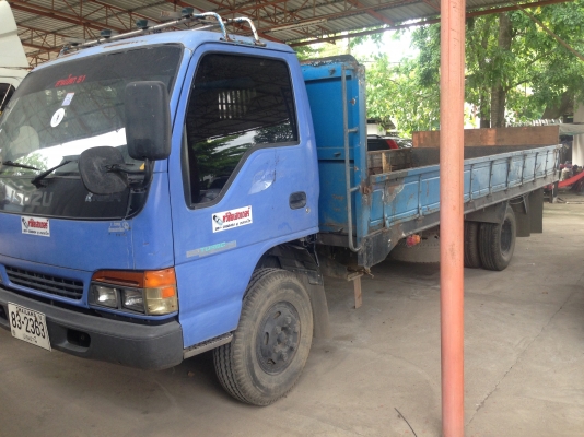 ขายด่วน 6 ล้อ Isuzu NQR 140 แรง สภาพพร้อมใช้