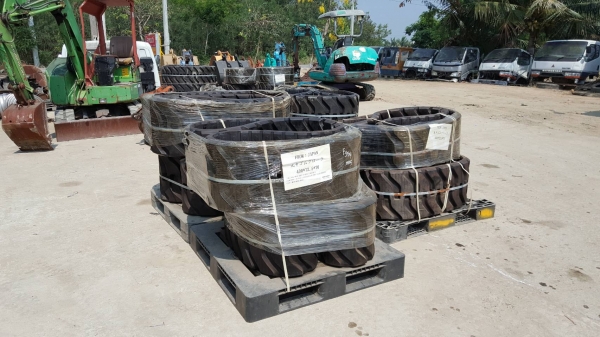 แทรคยางใหม่ 400x72.5x72 หลายขนาด  ใช้สำหรับ รถขุดเล็ก40/50/55 สอบถามขนาดและราคาได้