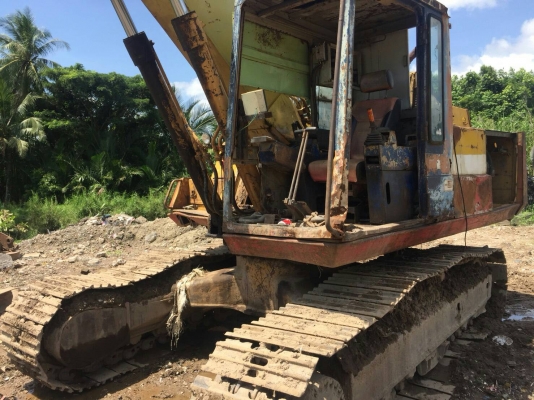 ขายรถแบคโฮหัวดูดแม่เหล็กพร้อมหัวคีป KOMATSU PC200-3 คอลโทรลสั้น ราคา 550000