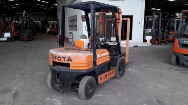 ขายรถยก 2 ตัน รถนอกนำเข้าเองจากญี่ปุ่น MADE IN JAPAN