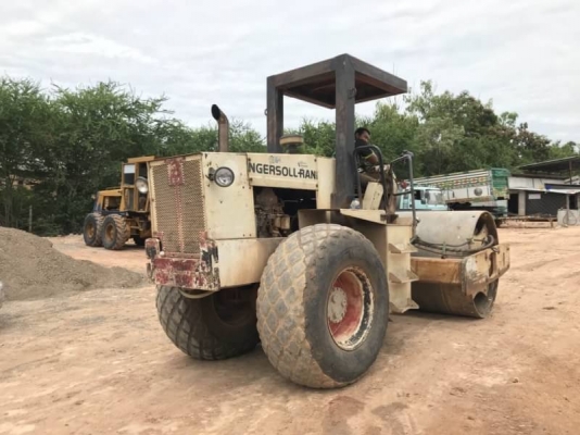 ขาย 695,000 บาท INGERSALLAND SD100B 2 เปลือก 2 เพลา เครื่องดี ปั้มแรง สภาพพร้อมใช้ เอกสารเล่มทะเบียน  รถอยู่ โคราช โทร 0610710295