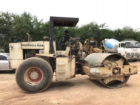 ขาย 695,000 บาท INGERSALLAND SD100B 2 เปลือก 2 เพลา เครื่องดี ปั้มแรง สภาพพร้อมใช้ เอกสารเล่มทะเบียน  รถอยู่ โคราช โทร 0610710295