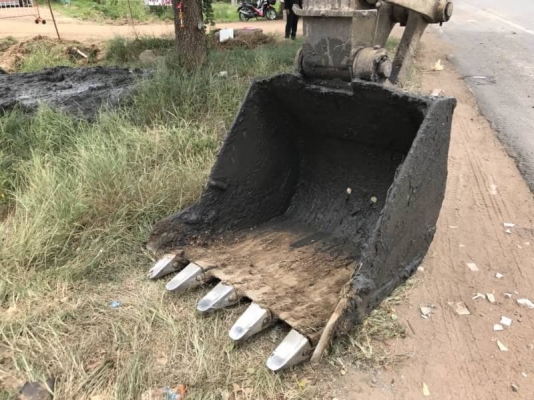 ขาย 1,250,000 บาท KOMATSU PC160-8 ทำงาน 13,XXX ชม เครื่องดี ปั้มแรง โช่หนา เอวแน่น เอกสารเล่มทะเบียน  รถอยู่ โคราช โทร 0610710295