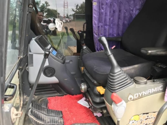 ขาย 1,250,000 บาท KOMATSU PC160-8 ทำงาน 13,XXX ชม เครื่องดี ปั้มแรง โช่หนา เอวแน่น เอกสารเล่มทะเบียน  รถอยู่ โคราช โทร 0610710295