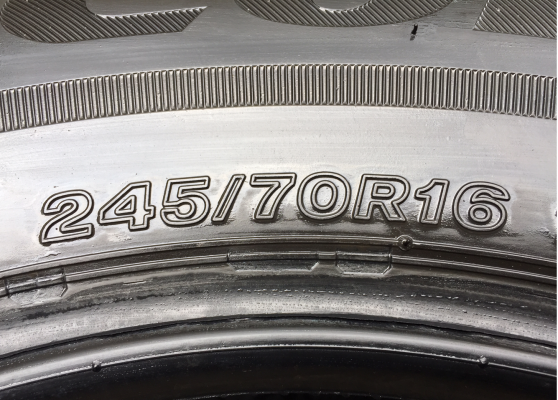 ยาง Bridgestone 245 70 16 กลางปี17 ดอกเต็ม ไม่มีปะ เนื้อนิ่มๆ ใช้ยาว ราคาไม่แพง