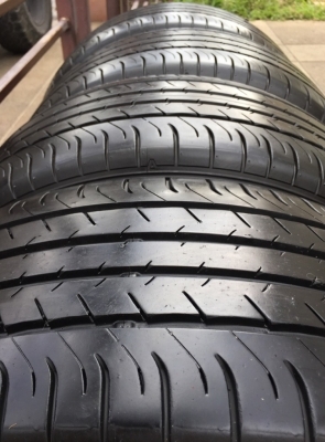 ยาง Dunlop 215 55 17 ปี17 ดอกเต็ม ไม่มีปะ เนื้อนิ่มๆ ใช้ยาว ราคาไม่แพง