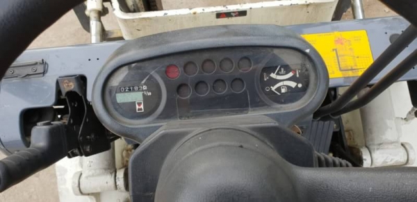 ขายด่วนรถยกTOYOTA6FG18ยก2ตันเสาสูง3.5เมตรยกจริงได้ถึง2.2ตันรถนอกนำเข้ายังไม่เคยใช้งานในเมืองไทยเลย