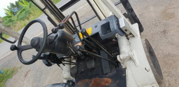 ขายด่วนรถยกTOYOTA6FG18ยก2ตันเสาสูง3.5เมตรยกจริงได้ถึง2.2ตันรถนอกนำเข้ายังไม่เคยใช้งานในเมืองไทยเลย