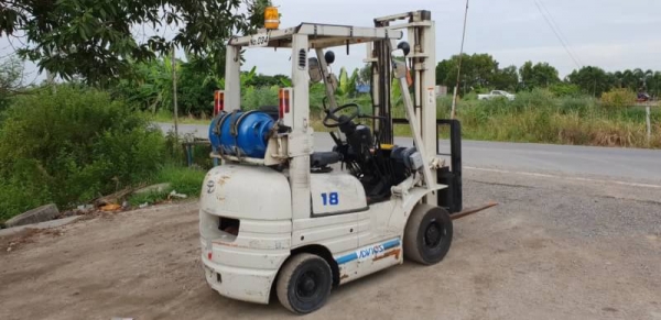 ขายด่วนรถยกTOYOTA6FG18ยก2ตันเสาสูง3.5เมตรยกจริงได้ถึง2.2ตันรถนอกนำเข้ายังไม่เคยใช้งานในเมืองไทยเลย